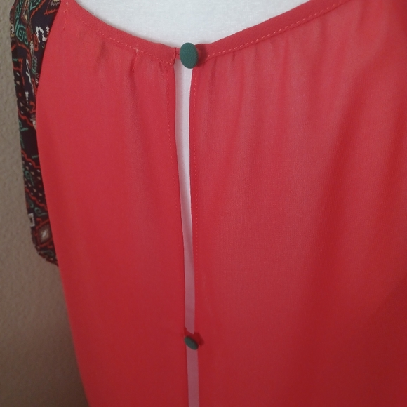 Umgee Batik Print Red Sheer Open Back Top Blouse Women's size Large - Picture 6 of 13